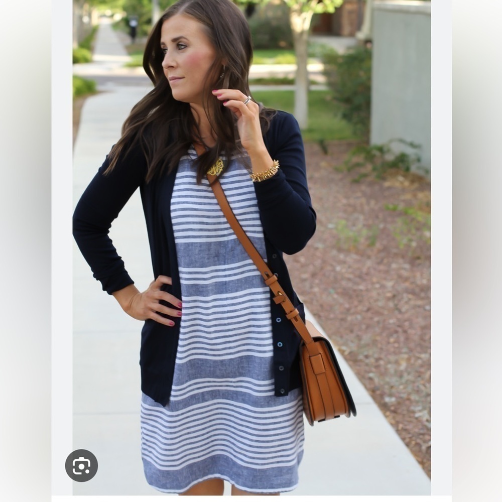 OLD Navy lines blend mini dress. Size Xs. Very good condition.
